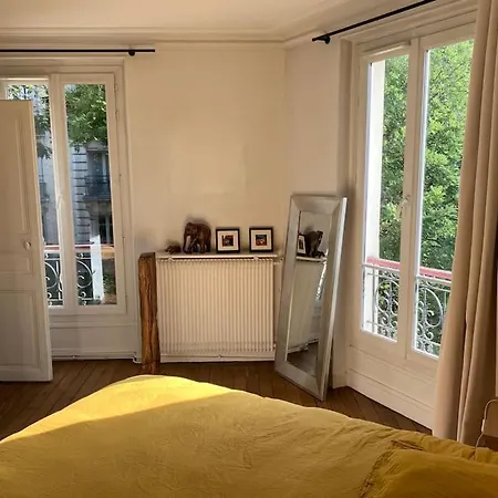 Haussmanien Au Coeur Du Village Montmartre ! Appartamento