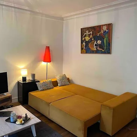 Haussmanien Au Coeur Du Village Montmartre ! Appartamento *